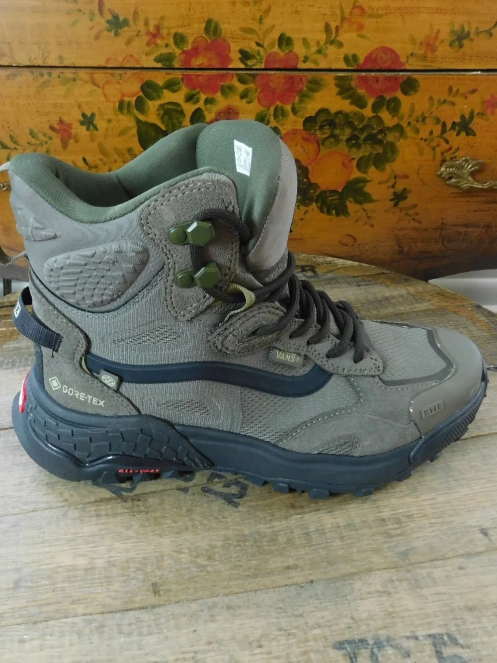Vans MTE Gore Tex Boots Mens Size 6.5